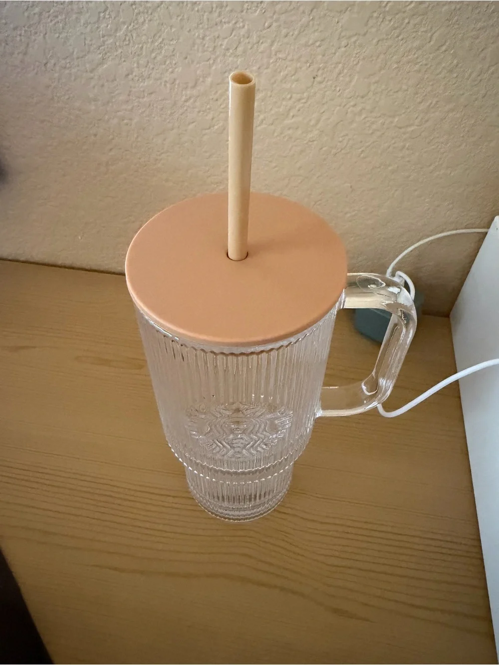 Starbucks 22 oz ribbed tumbler with handle